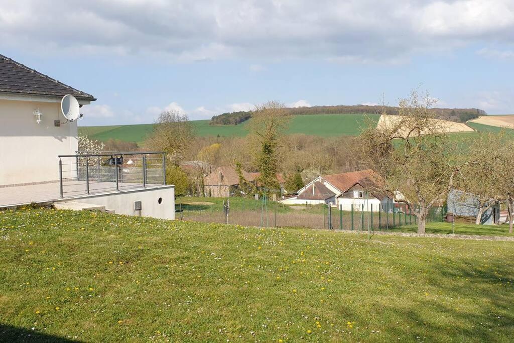 Vila Le Bellevue A 1 H 30 De Paris Et 20 Km De Troyes Estissac Exteriér fotografie